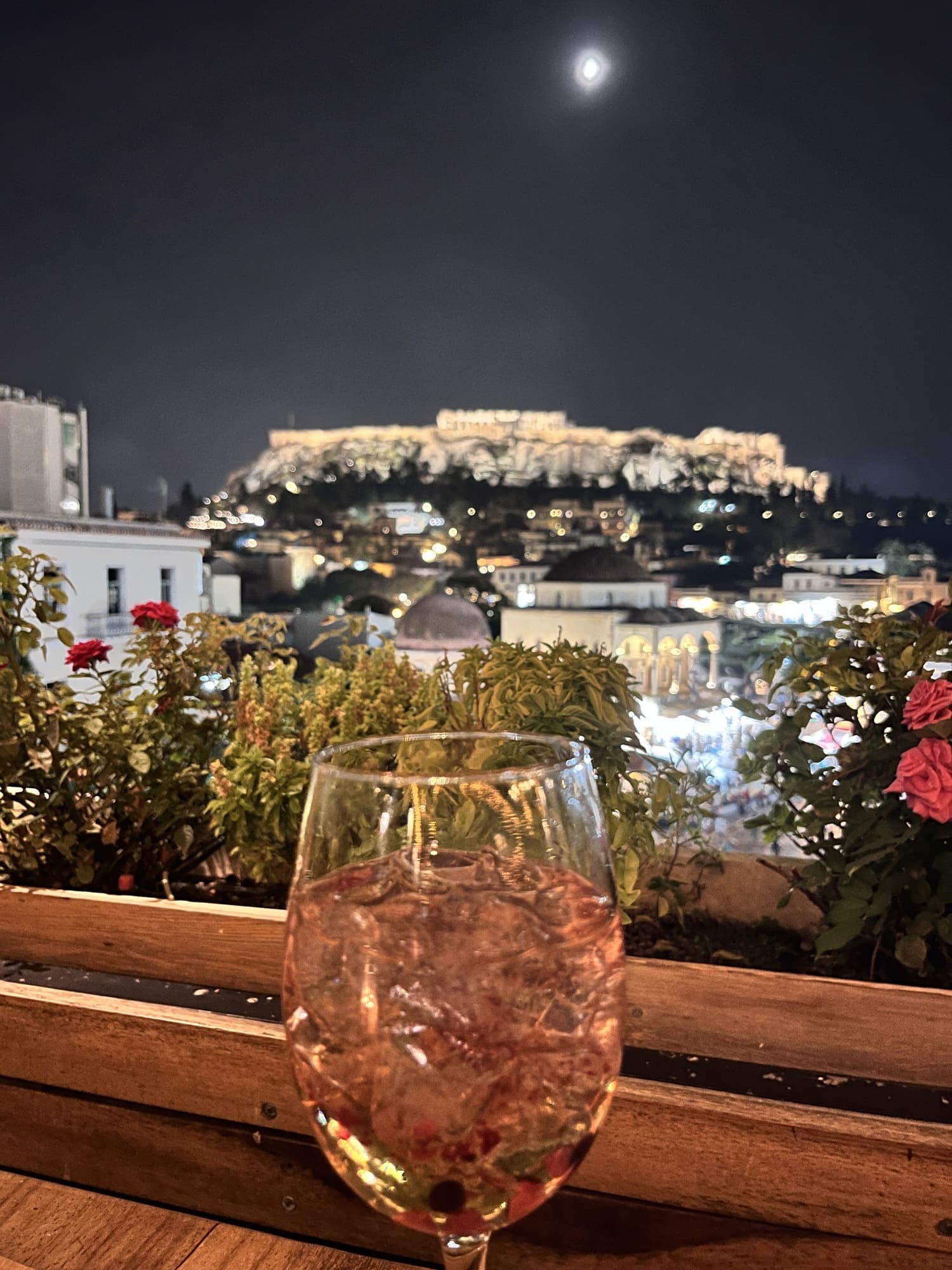 5 Best Rooftop Bars in Athens for Cocktails (Plus a Few More to Try!)